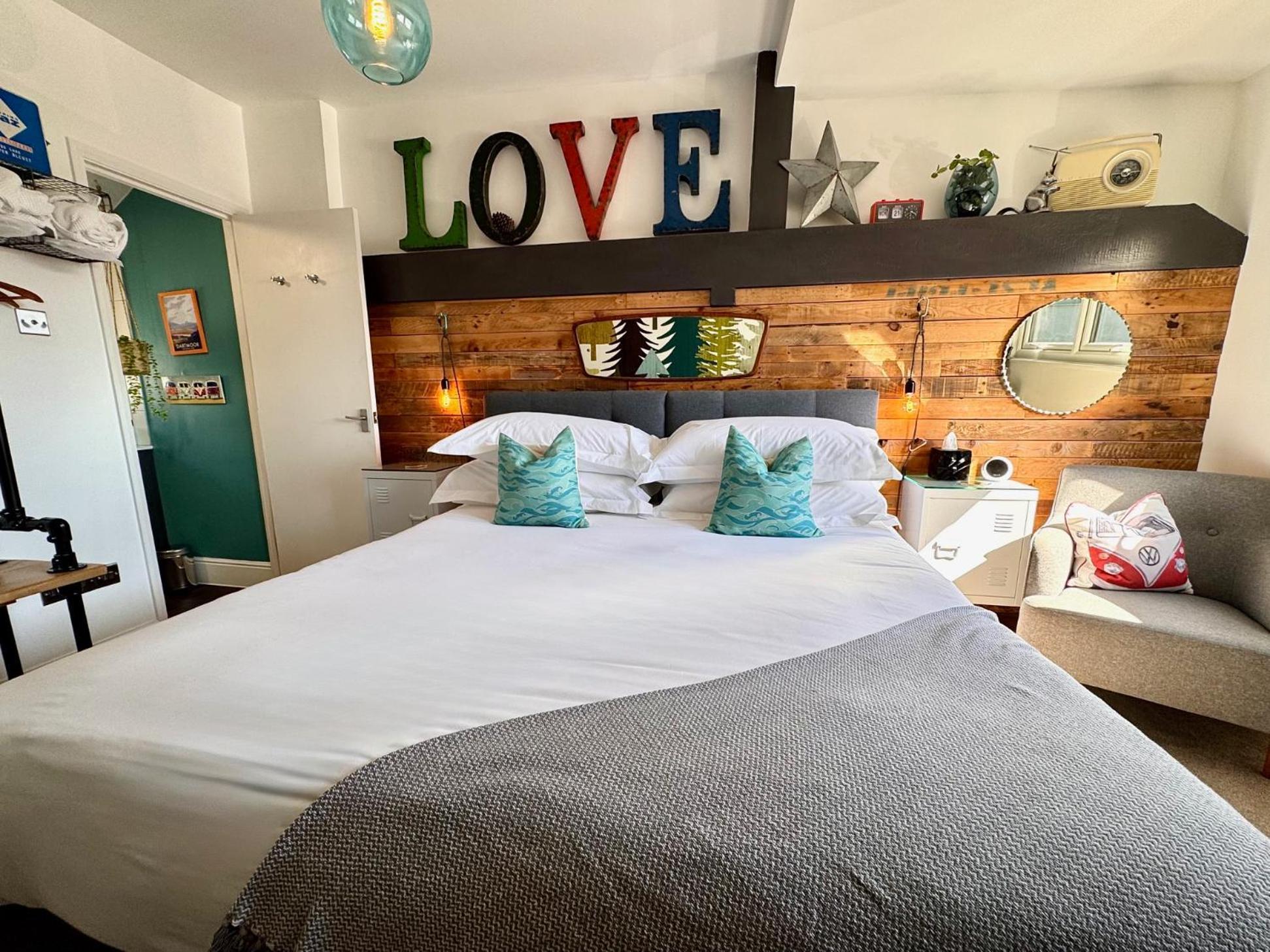 Deluxe King Room